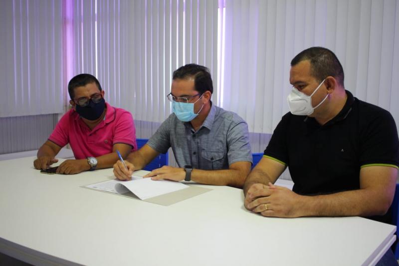 Prefeitura de Parintins divulga edital de processo seletivo para escolas da área de várzea 