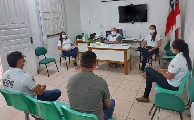 Coordenadoria Regional de Educação recebe representantes do Conselho Tutelar de Parintins