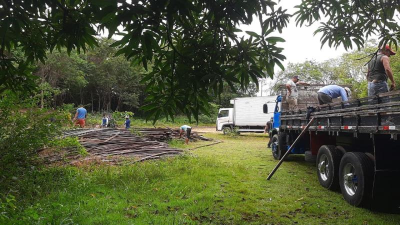 Governo do Amazonas por meio da FEI, destina madeira a comunidades indígenas de Manaus