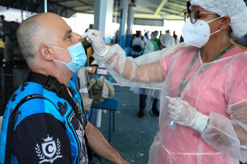 Governo do Amazonas já realizou 480 testes de Covid-19 em brincantes dos bois Caprichoso e Garantido