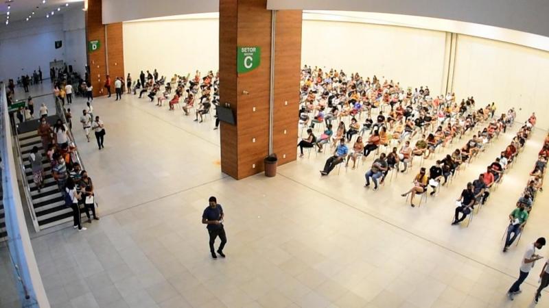 Em quatro horas, mutirão 'Vacina Amazonas' supera 10 mil doses aplicadas em Manaus
