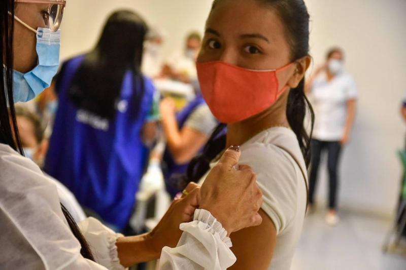 Mais de 19 mil pessoas são vacinadas nas primeiras 12 horas de mutirão
