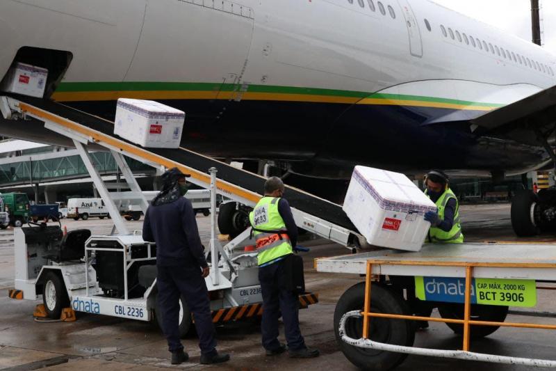 Governo do Amazonas recebe 115.770 doses de vacinas dos tipos AstraZeneca, Pfizer e Janssen
