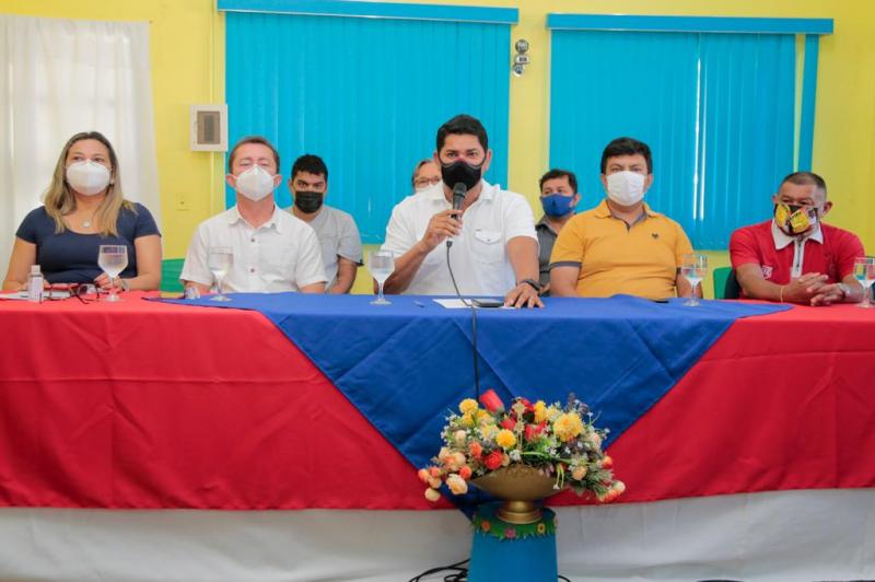 Prefeito de Parintins, Bi Garcia, anuncia aceleramento na vacinação e prorrogação de medidas de combate à Covid-19