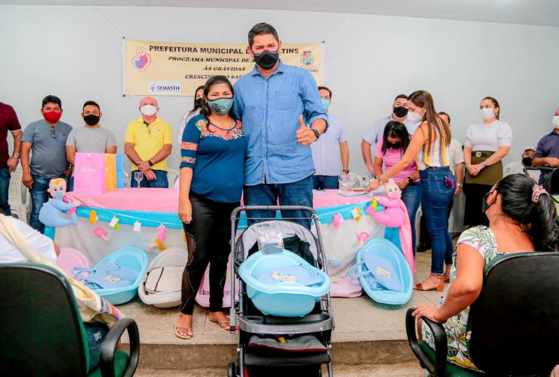 Prefeitura de Parintins entrega 140 kits bebê por meio do Programa de Atenção às Grávidas