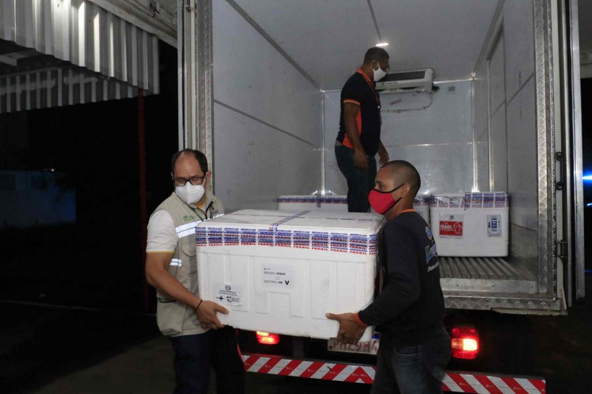  Amazonas recebe mais 63 mil doses de vacina contra a Covid-19
