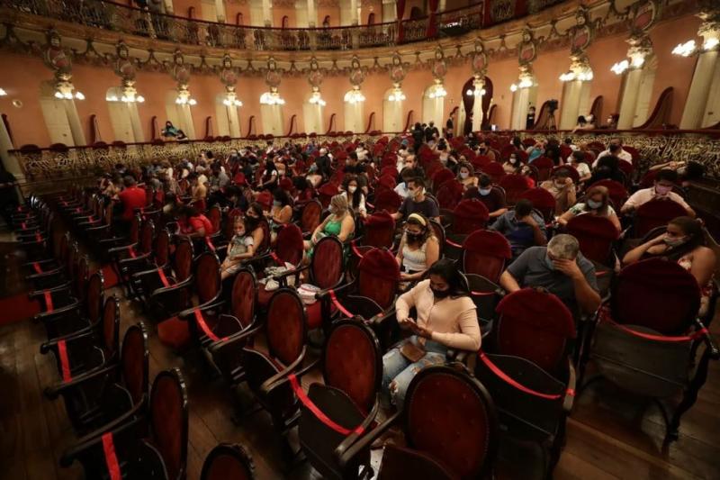 Concerto da Ovam marca volta de espetáculos com público no Teatro Amazonas