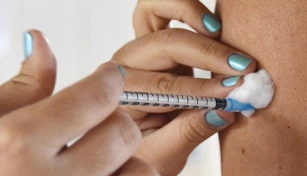 Fiocruz: vacinação contra Covid-19 já pode ter evitado até 55 mil mortes de idosos no Brasil