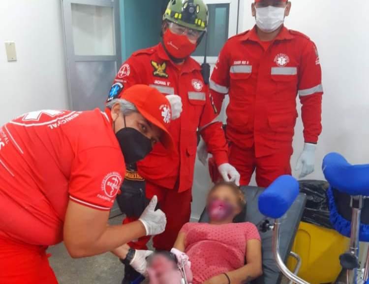 Em Parintins, equipe da Central de Resgate realiza parto em ambulância 