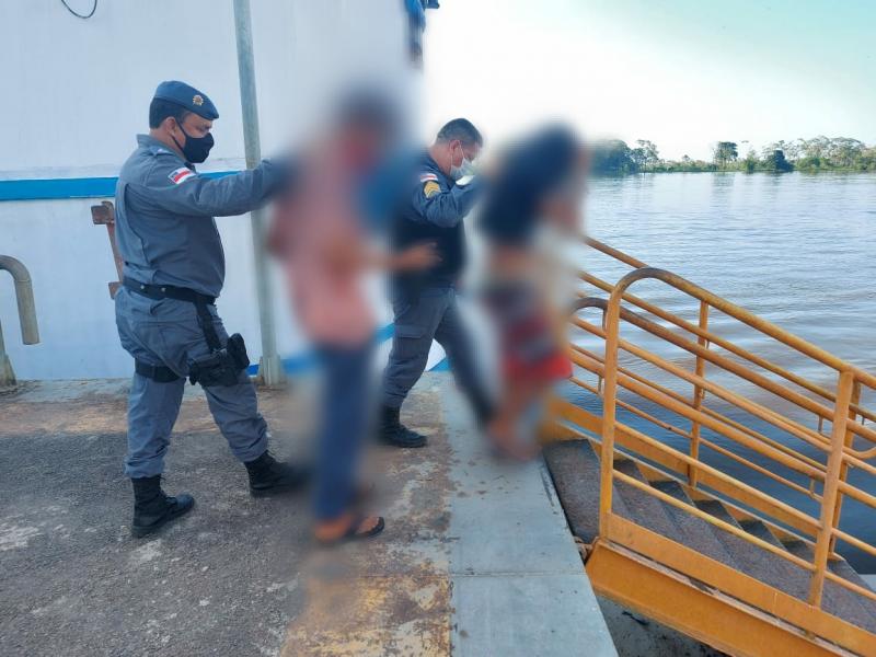 Polícia prende um maior e apreende um menor suspeitos de matarem jovem de 22 anos em Barreirinha