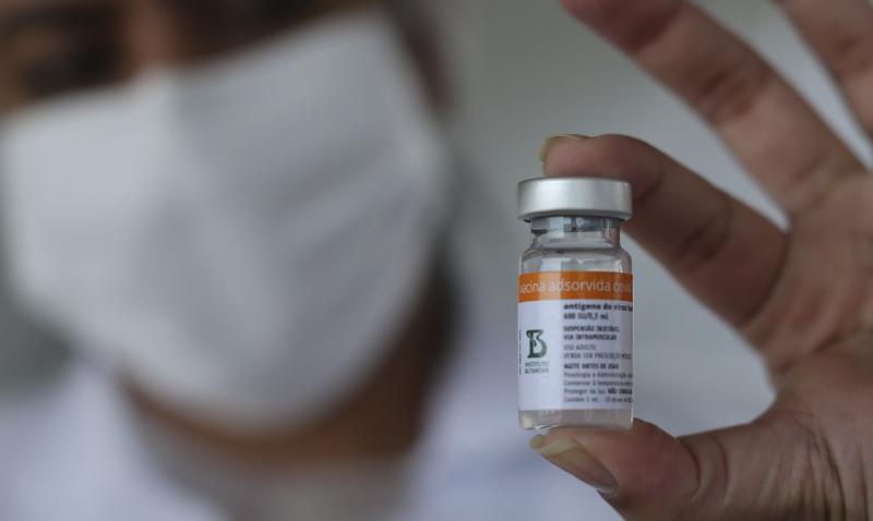 Ministério da Saúde vai fazer estudo para avaliar eficácia da 3ª dose da CoronaVac