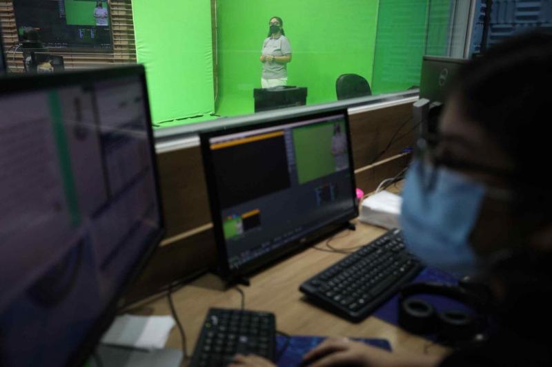 Governo do Estado inicia transmissão de aulas de reforço gratuitas pela televisão e internet para estudantes da rede pública