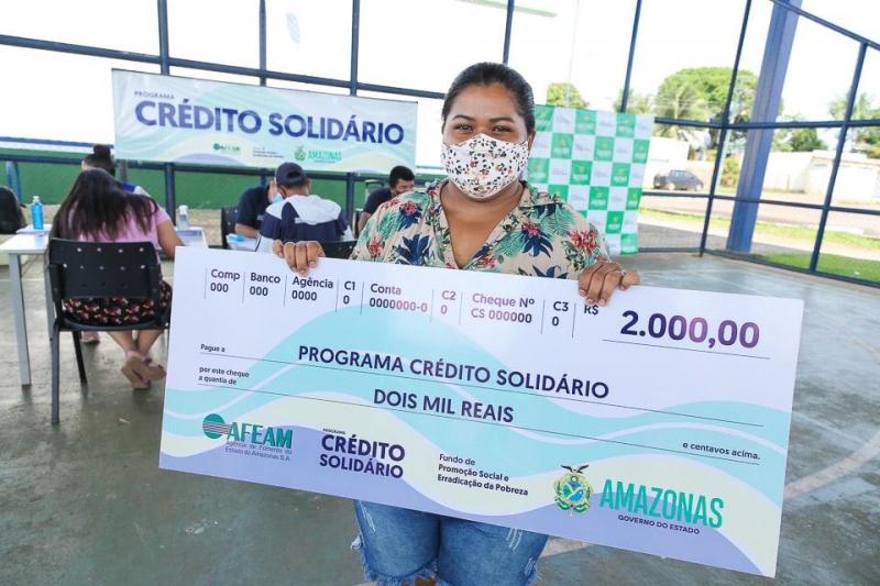 Governo do Amazonas entrega R$ 400 mil em Crédito Solidário para 200 beneficiados em Manacapuru