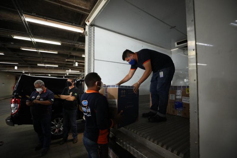 Mais 43.290 doses de vacina contra Covid-19 são entregues ao Governo do Amazonas