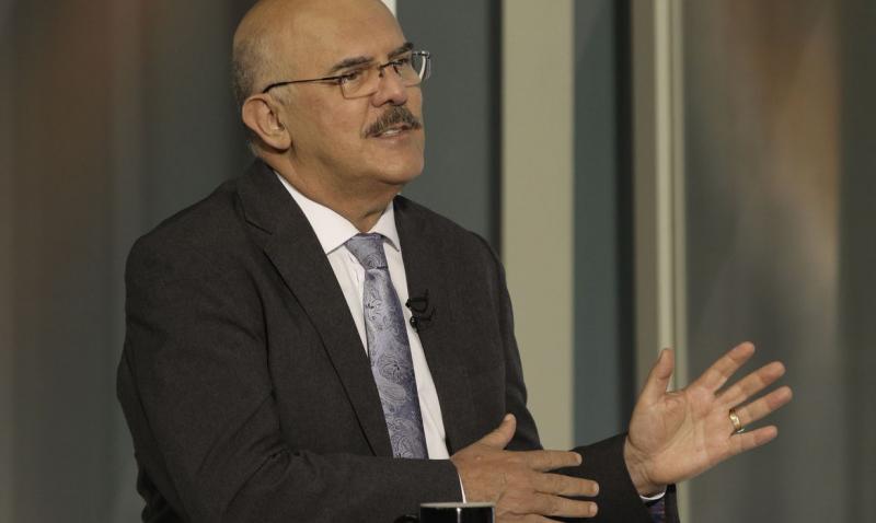 Ministro da Educação, Milton Ribeiro, diz que não faltaram recursos ao MEC na pandemia