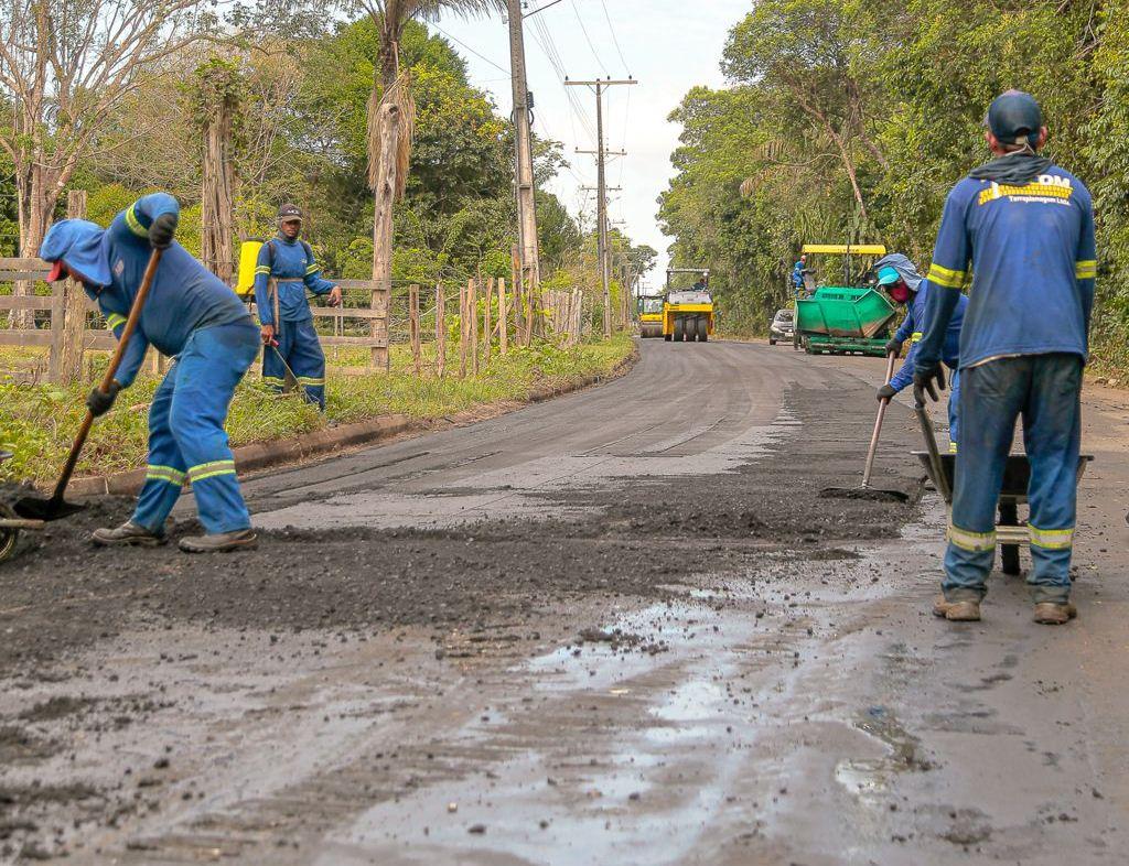 Após estradas, recapeamento asfáltico segue nos bairros de Parintins