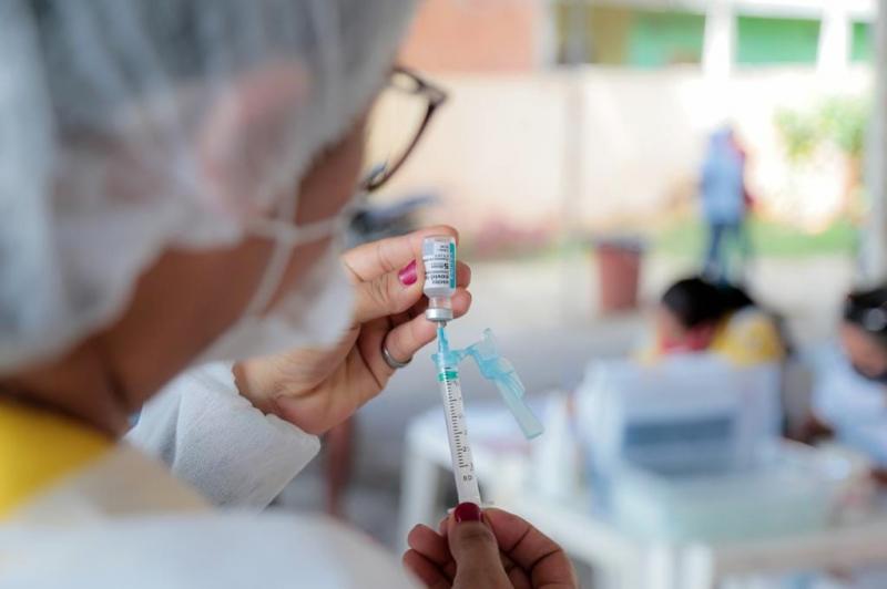 Parintins inicia vacinação para 12 a 17 anos com comorbidades e deficiências permanentes