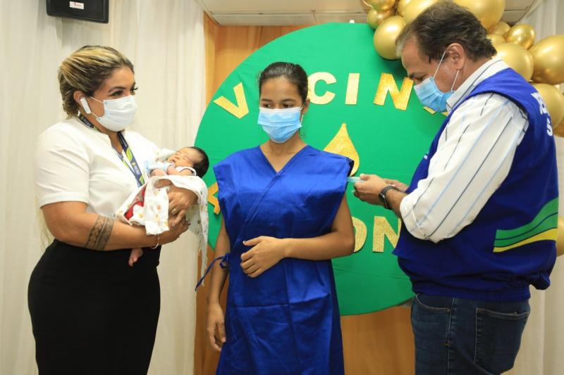 Mais de 250 grávidas e puérperas receberam vacina contra Covid-19 nas maternidades estaduais