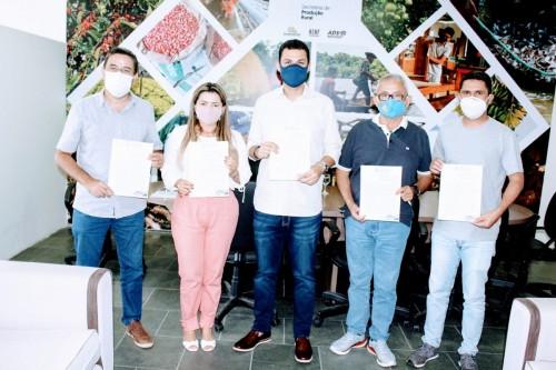 Governo do Amazonas incentiva produtores rurais de Nhamundá com equipamentos agrícolas