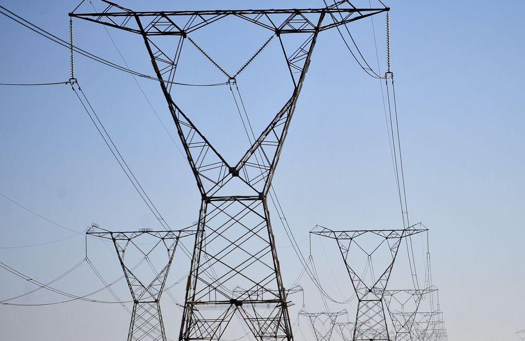 Conta de luz seguirá na bandeira vermelha 2 no mês de setembro
