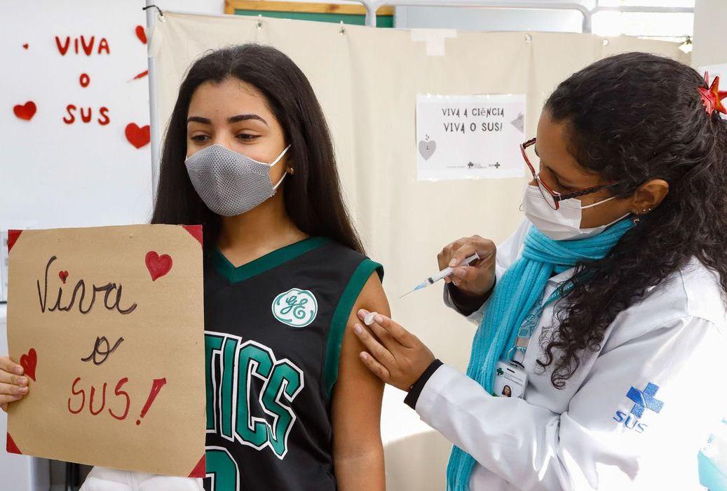 Mais de 1 milhão de adolescentes já foram vacinados contra Covid-19