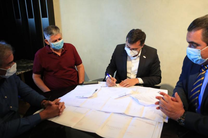 Wilson Lima anuncia convênio de mais de R$ 5 milhões para pavimentar estradas de São Paulo de Olivença