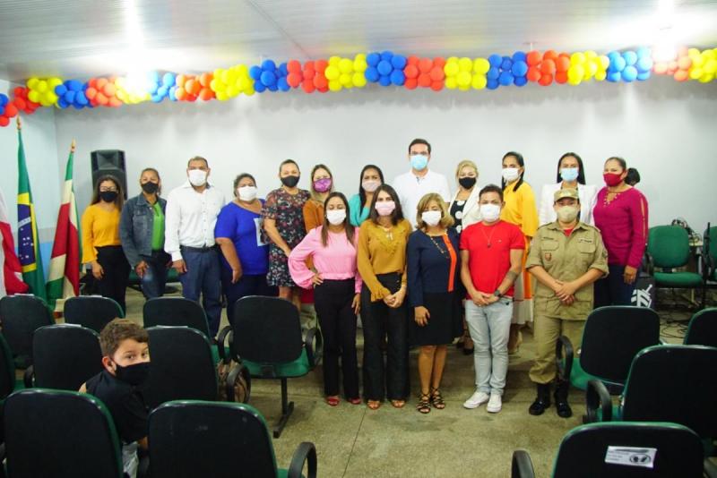 Secretária da Assistência Social dá posse aos membros do Conselho Municipal dos Direitos da Criança e do Adolescente