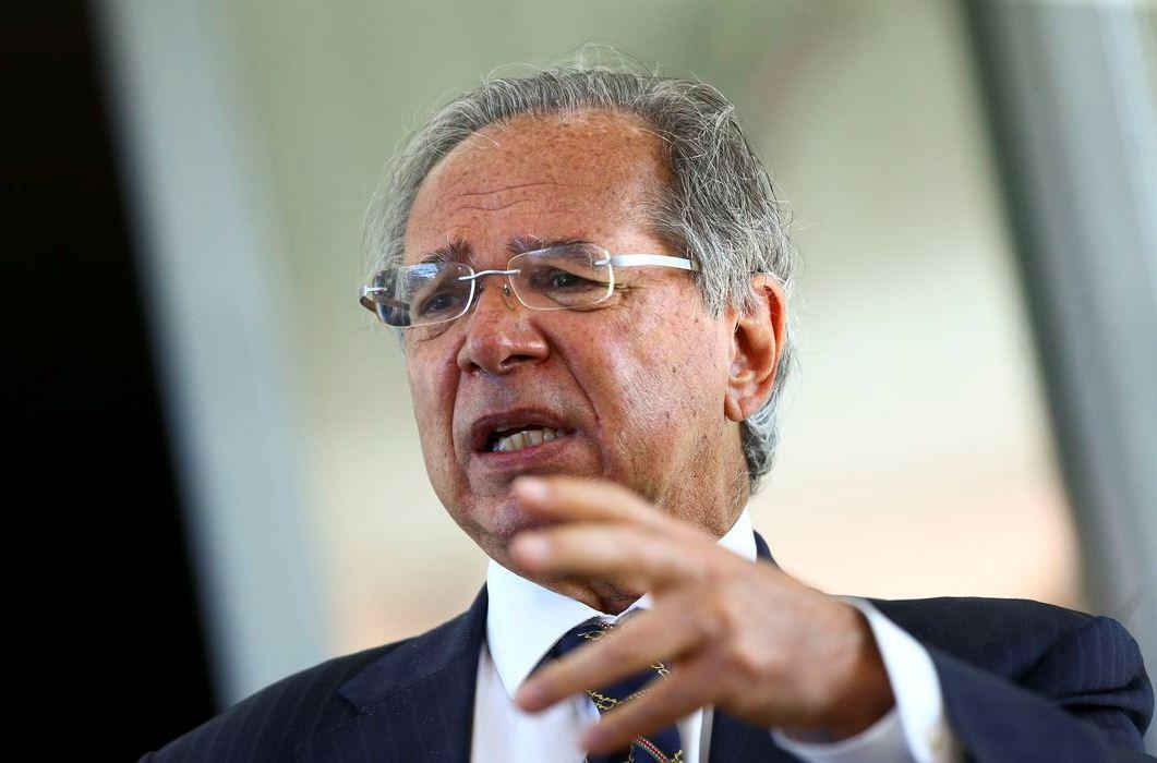 Paulo Guedes defende aumento ‘modesto e moderado’ para Bolsa Família