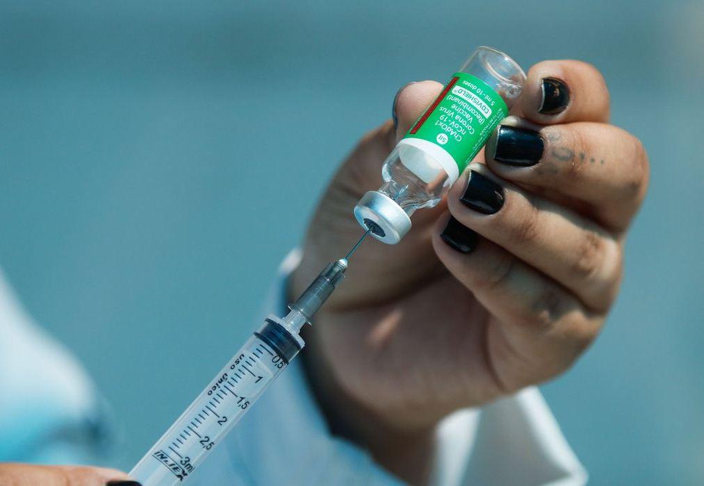 Ministro da Saúde anuncia dose de reforço para profissionais de saúde