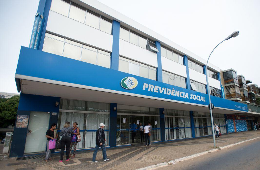 Senadores derrubam veto à suspensão de prova de vida do INSS