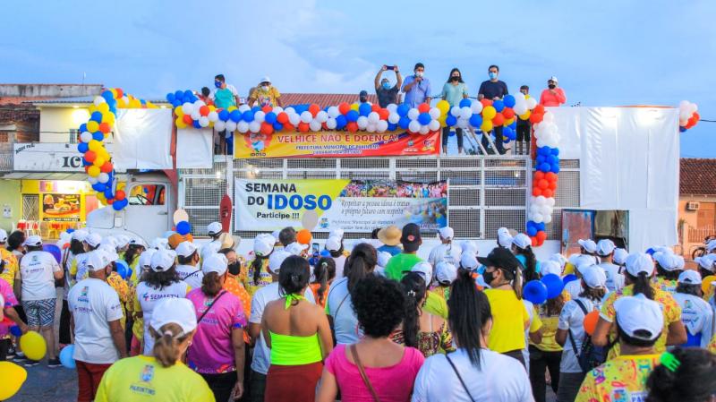 Caminhada marca comemoração ao Dia do Idoso