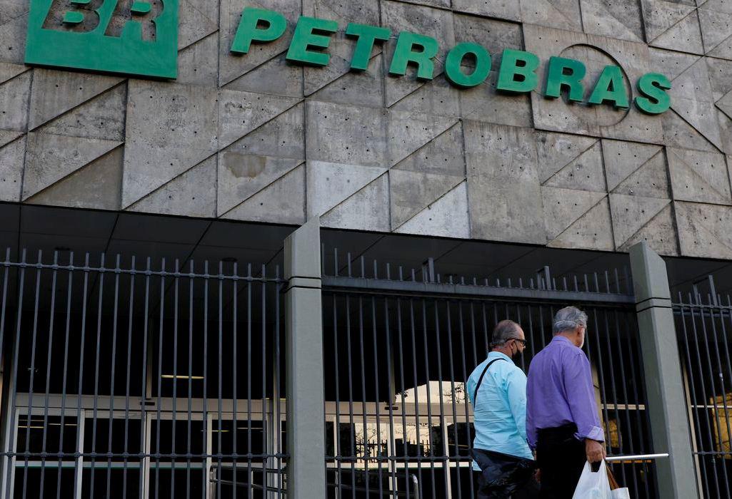 Petrobras anuncia reajuste na gasolina e gás de cozinha a partir de amanhã (9)