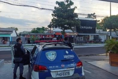Policiais militares do 11°BPM intensificam patrulhamento na área comercial de Parintins