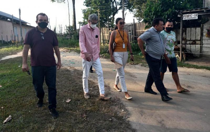 Tony Medeiros e Superintendente da Suhab visitam ocupações em Parintins e governo pode desapropriar áreas