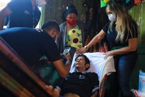 Sejusc realiza atendimento domiciliar a Pessoas com Deficiência durante ação de cidadania em Parintins