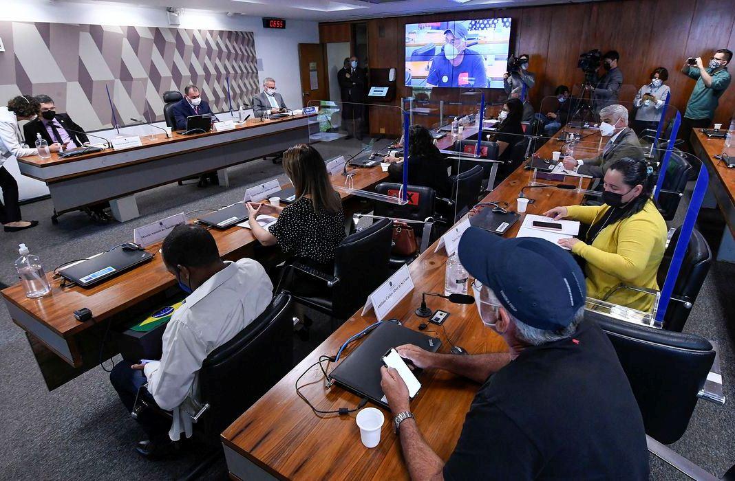 Parentes de vítimas da Covid-19 fazem relatos e pedem mudanças na lei