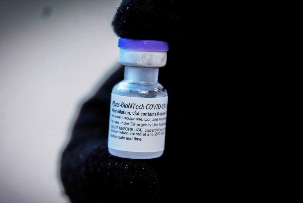Vacina de reforço contra Covid-19 tem eficácia de 95,6%, diz Pfizer-BioNTech