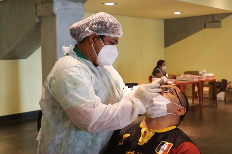 Governo do AM realiza testagens de Covid-19 em profissionais que vão atuar no Boi Manaus