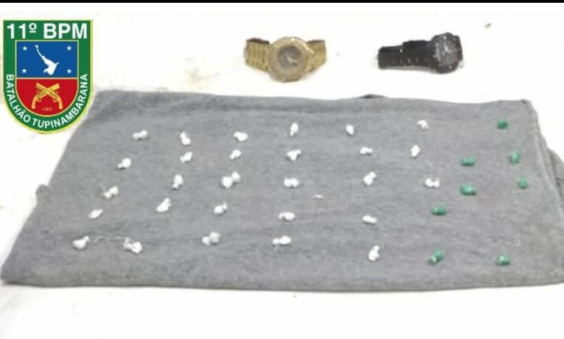 Polícia Militar detém dupla por tráfico de drogas no bairro Palmares, em Parintins
