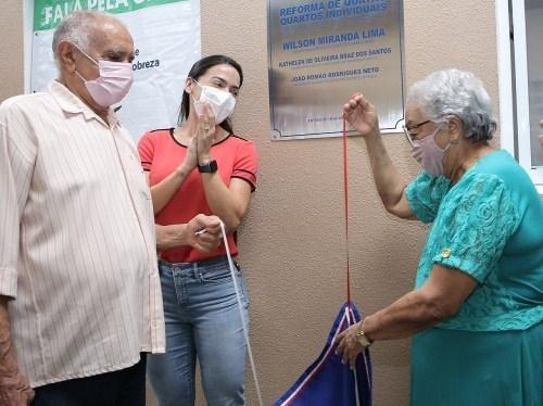 Governo do AM entrega R$ 150 mil em benefício para instituição voltada para idosos