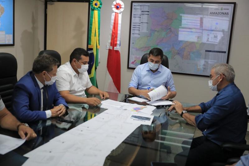 Wilson Lima anuncia R$1,4 milhão para levar iluminação em LED a todos os bairros de Tapauá