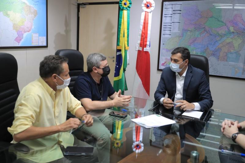 Wilson Lima assina convênios de R$ 27,4 milhões para investimentos em Lábrea, Manicoré e Maués