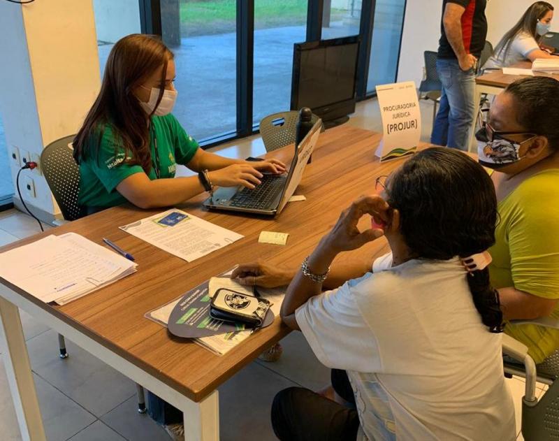 Governo do Amazonas paga 21ª parcela do auxílio-moradia aos ex-moradores do Monte Horebe