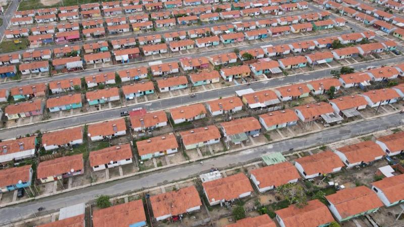 Mais de 800 casas no Residencial Parintins tem o abastecimento de água regularizado 