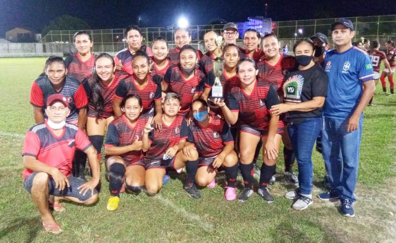 Parintins ganha disputa de futebol feminino no Tupizão