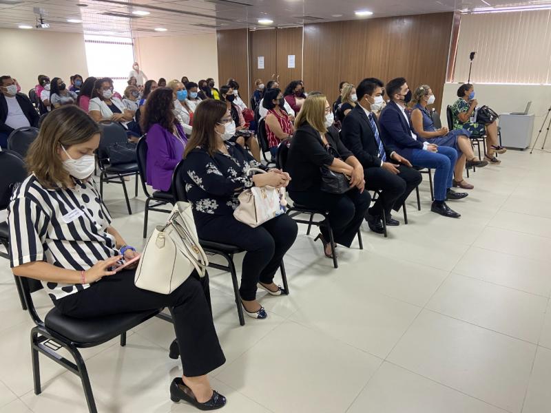 FCecon destaca projetos de prevenção e tratamento de câncer de colo uterino e mama em audiência pública 