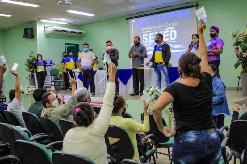 Propostas, debates e apresentações culturais marcam último dia da IV Conferência Municipal de Educação de Parintins
