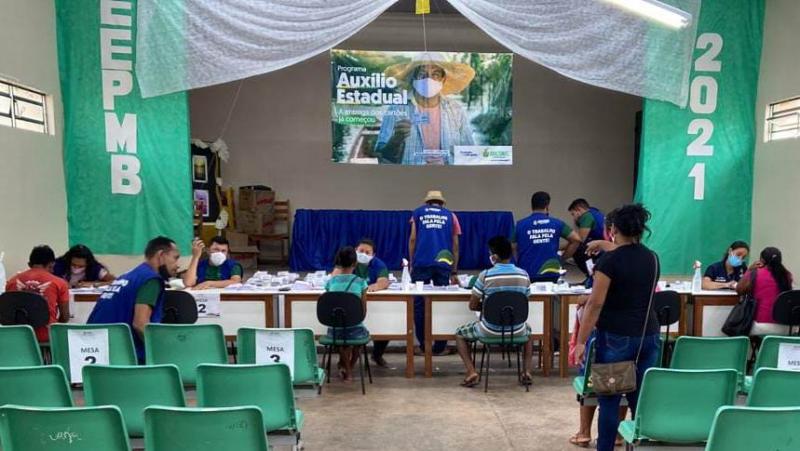 Governo do Amazonas inicia entrega do Auxílio Estadual Permanente para mais de 2.500 famílias de Barreirinha