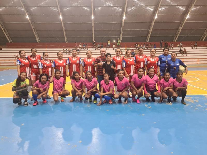 Amistoso indígena contra SEMJUV termina em festa do esporte no ginásio Elias Assayag