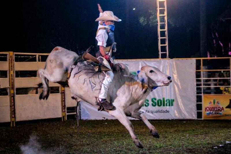 Rodeio e bingão de nove mamotes marcam a última da 35ª Expopin 
